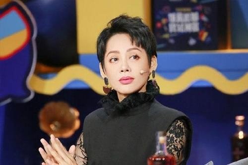 宁静的睫毛上可以放六根棉签,睫毛真的有这么稳定吗?