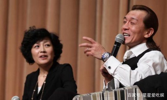 李咏最终葬在美国,并非死于癌症,高晓松一语道破真相,真相究竟是什么?