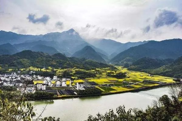 安徽绩溪龙川景区值得去吗？什么季节去比较适合？