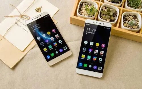 手机1500左右哪款好 啥智能手机好用又便宜