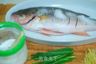 清蒸鲈鱼