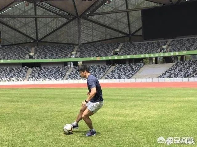 苏炳添微博秀脚法,你怎么看?