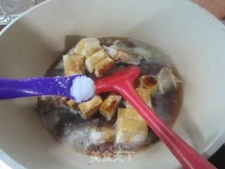 橡皮鱼炖豆腐