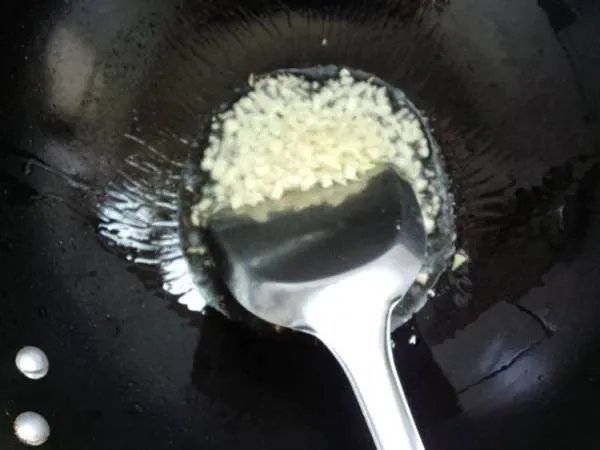 爆炒香肠怎么做好吃,爆炒香肠的家常做法