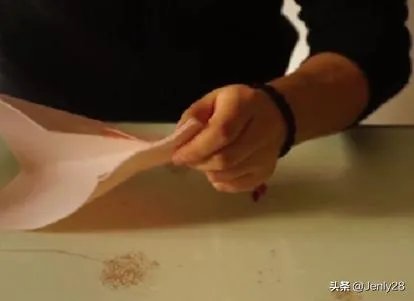 芭比娃娃裙子简单做法?