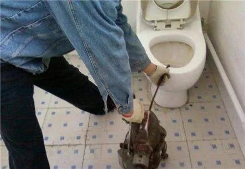 抽水马桶疏通方法 6种方法轻松解决抽水马桶堵塞问题