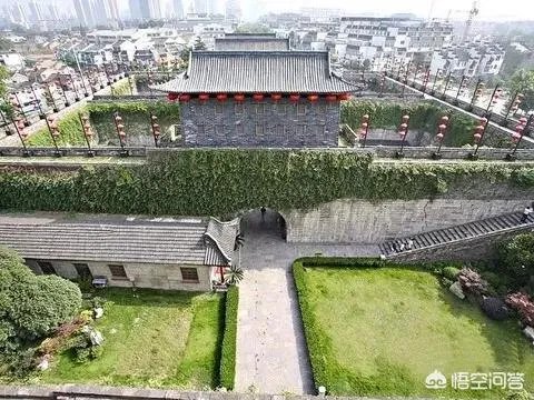 南京鸡鸣寺那里的明城墙收30元门票,你认为值么?