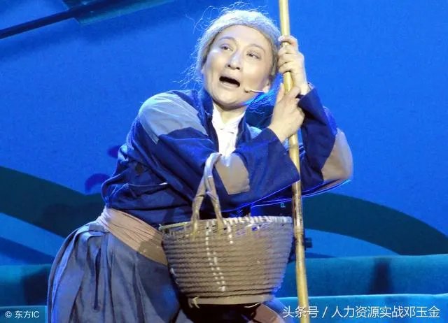 如何拍马屁?