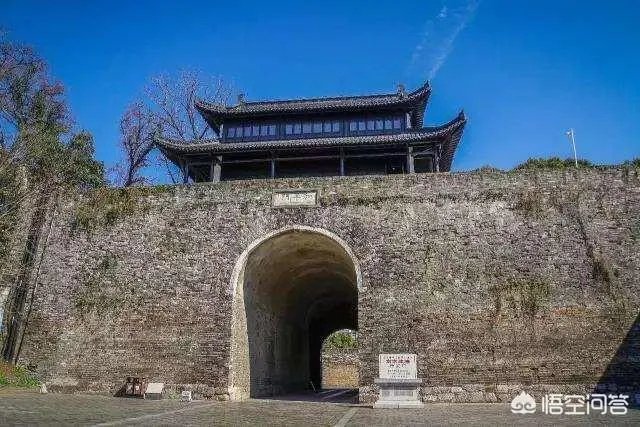 南京鸡鸣寺那里的明城墙收30元门票,你认为值么?