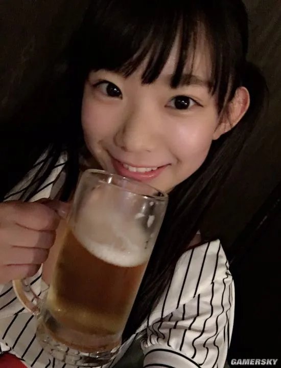25岁依然童颜！萝莉系美女长泽茉里奈居家写真