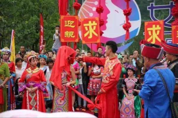 土家族的习俗