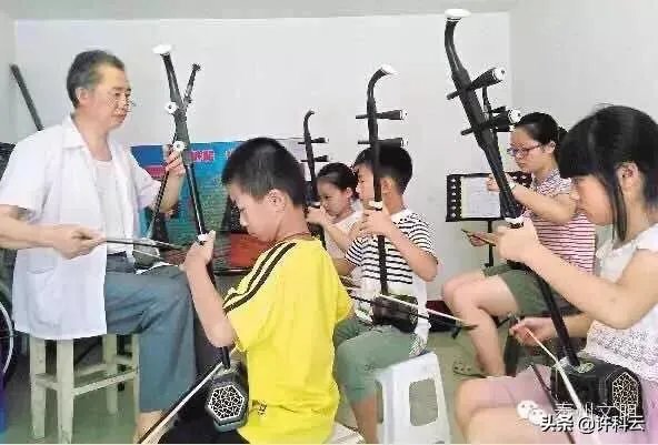 一首歌的二胡伴奏曲与其独奏曲有区别吗？