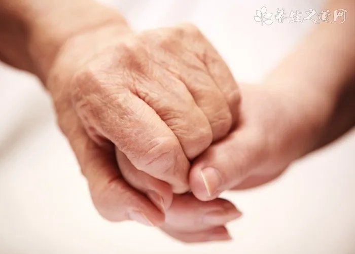 如何基础油按摩脸部
