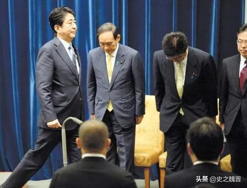 安倍提出辞职后,为何还要坚持任职到下任首相选出为止?