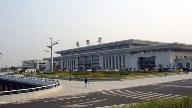 泰安火车站和泰山火车站有什么区别?