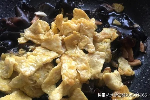 木耳炒鸡蛋怎么做?
