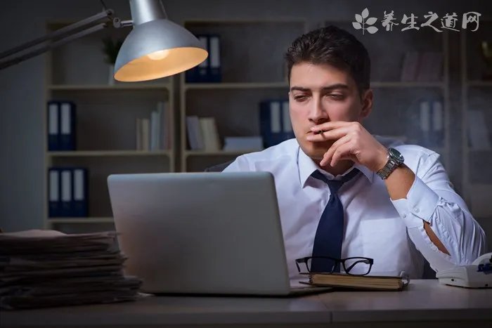 按摩丰胸:真人丰胸按摩手法详细图文教程