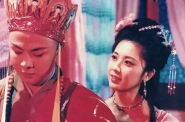86版唐僧扮演者徐少华现身街头做公益,与迟重瑞的生活有何不同?