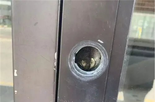 门反锁了怎么开锁要简单一点的方法是什么