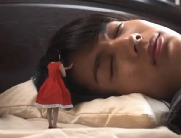 突然变成了“拇指姑娘”,《小南的迷你情人》说了什么?