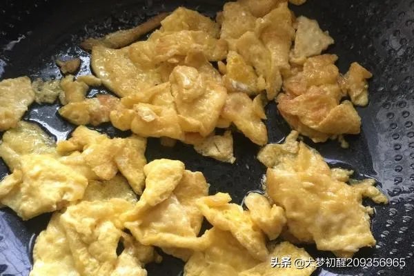 木耳炒鸡蛋怎么做?