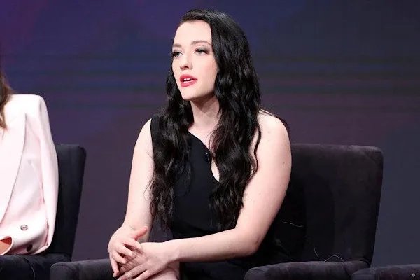 《破产姐妹》Max与男友合照亲密,女方身材太顶,网友对此有何表示?