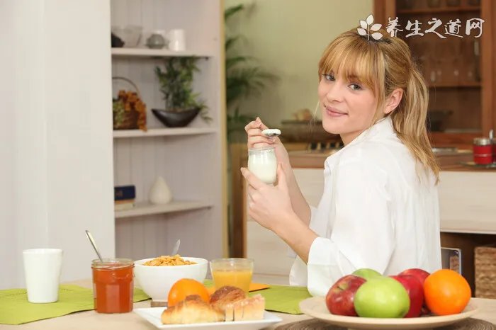 夏天喝牛奶好吗？夏天喝牛奶会上火吗？
