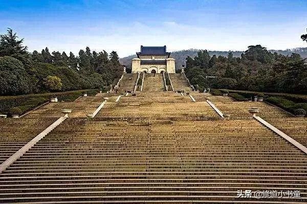 南京有哪些好玩的景点?住宿有哪些建议?