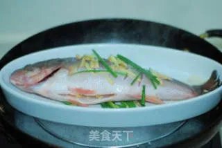 清蒸鲈鱼