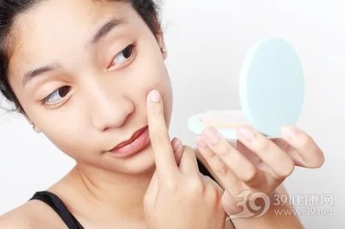 “桃花痣”真能招桃花?这些痣其实有害健康