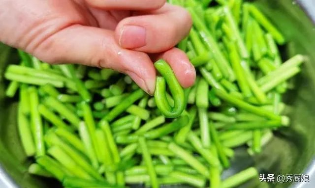 汉泰,怎样腌蒜苔?
