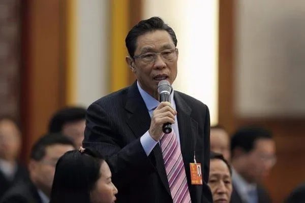 方舟子的老婆是谁,为什么能忍受的了他?