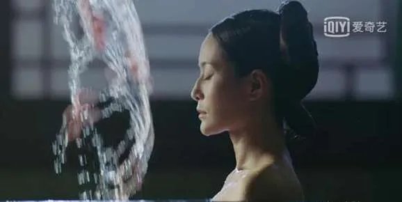 《延禧攻略》纯妃喜欢傅恒吗 她为什么和皇后走那么近