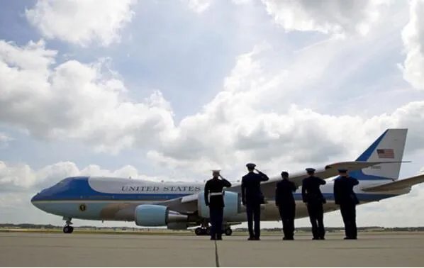 美国空军一号是专门为总统出行而制造的吗？