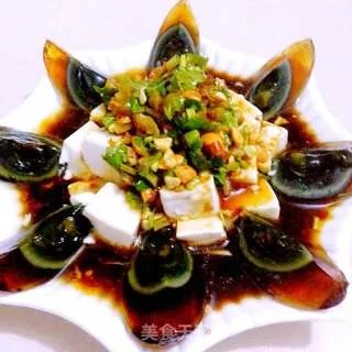 皮蛋豆腐