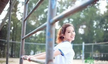 13岁女生平胸怎么办?13岁女生平胸正常吗?