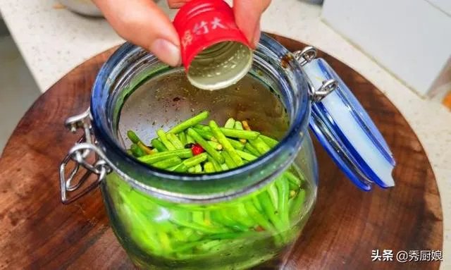 汉泰,怎样腌蒜苔?
