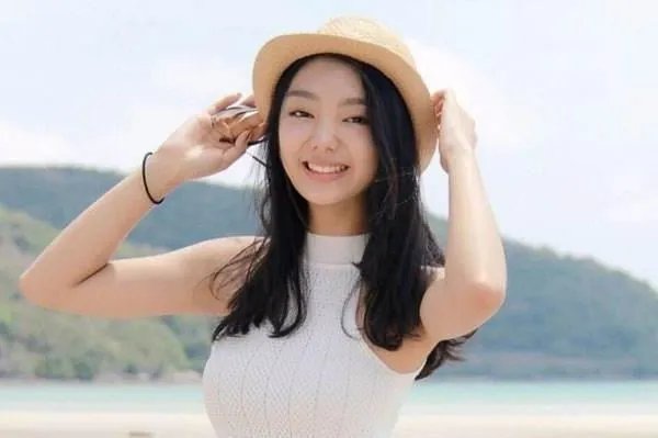 李紫婷为什么会中文?