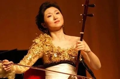 一首歌的二胡伴奏曲与其独奏曲有区别吗？