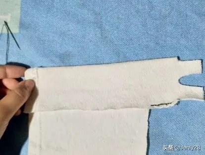 芭比娃娃裙子简单做法?