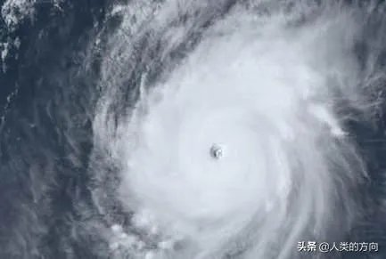 木星大红斑是什么？是一个超大台风吗？