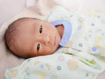 11个月宝宝吃饭时间怎么安排 11个月宝宝不能吃什么