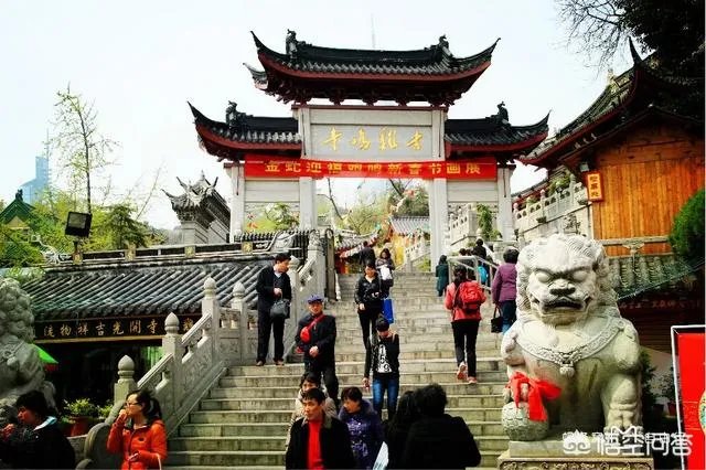 南京鸡鸣寺那里的明城墙收30元门票,你认为值么?