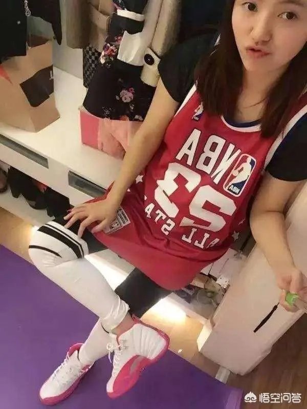 有哪些好看的女生AJ搭配?
