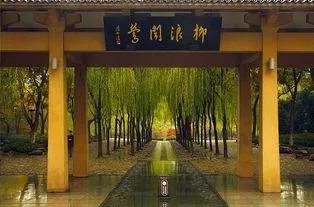 请问杭州市内主要有哪些旅游景点啊?
