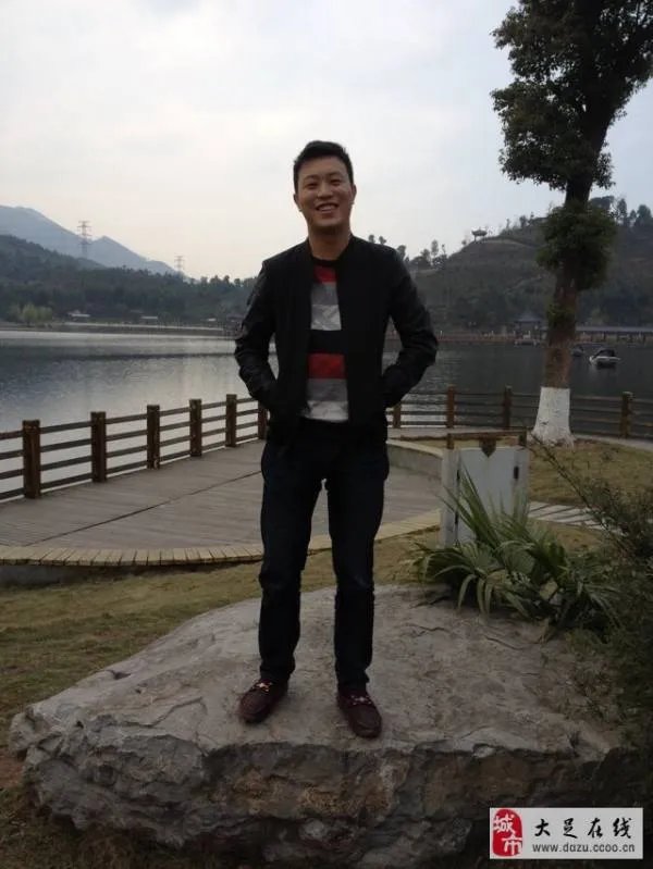 罗少伟简介