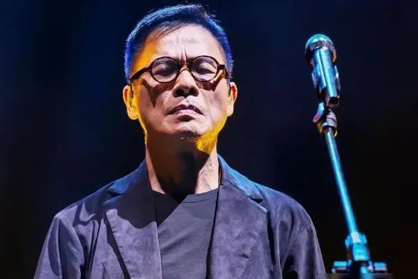 你给我这一辈子都不想失联的爱 谁什么歌的歌词?原唱是谁?