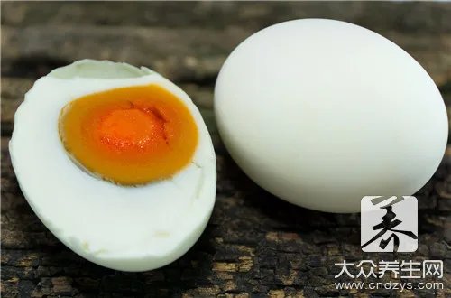 一个咸鸭蛋的热量