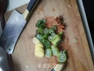 黄豆炖猪蹄