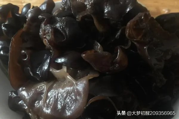 木耳炒鸡蛋怎么做?